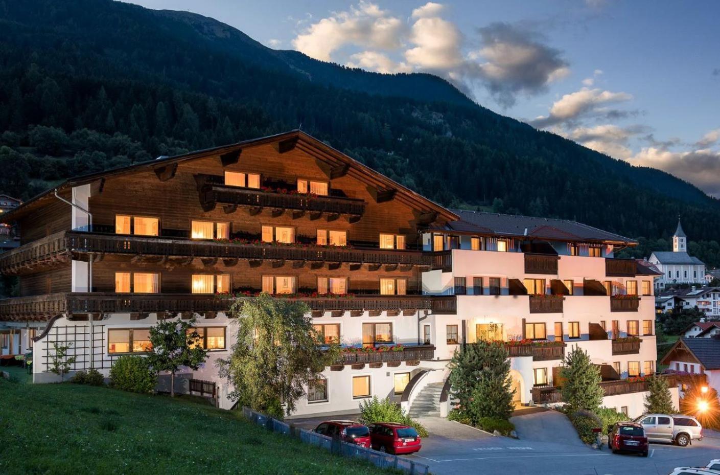 Hotel Forer Ladis Exterior photo